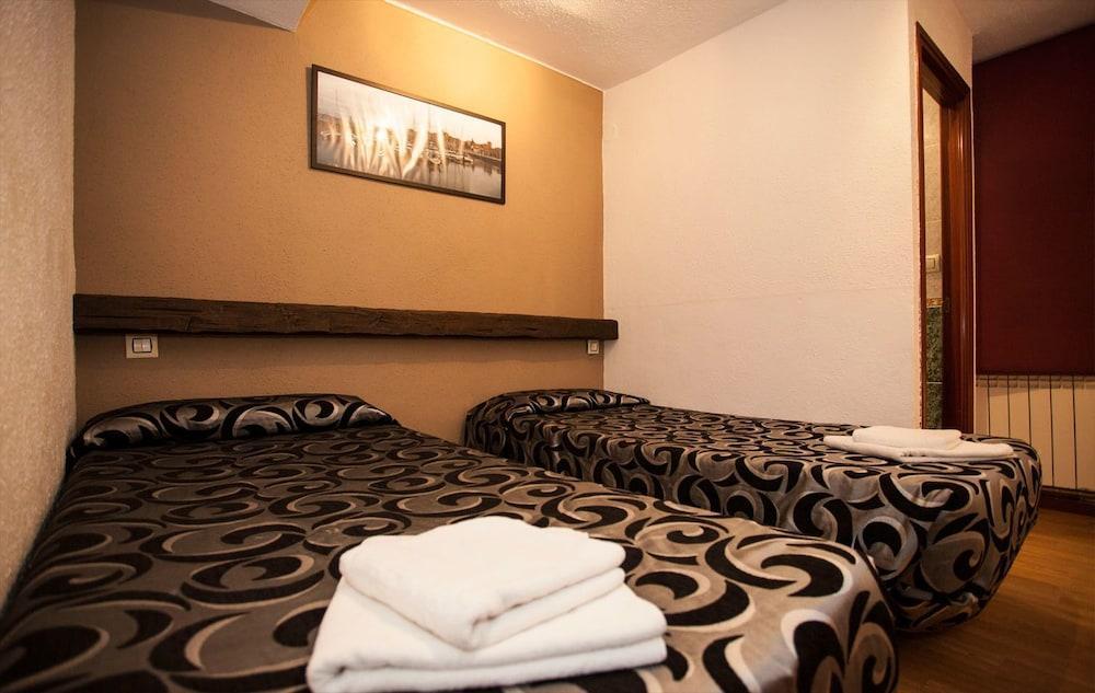 Hostal Verdemar Хіхон Екстер'єр фото