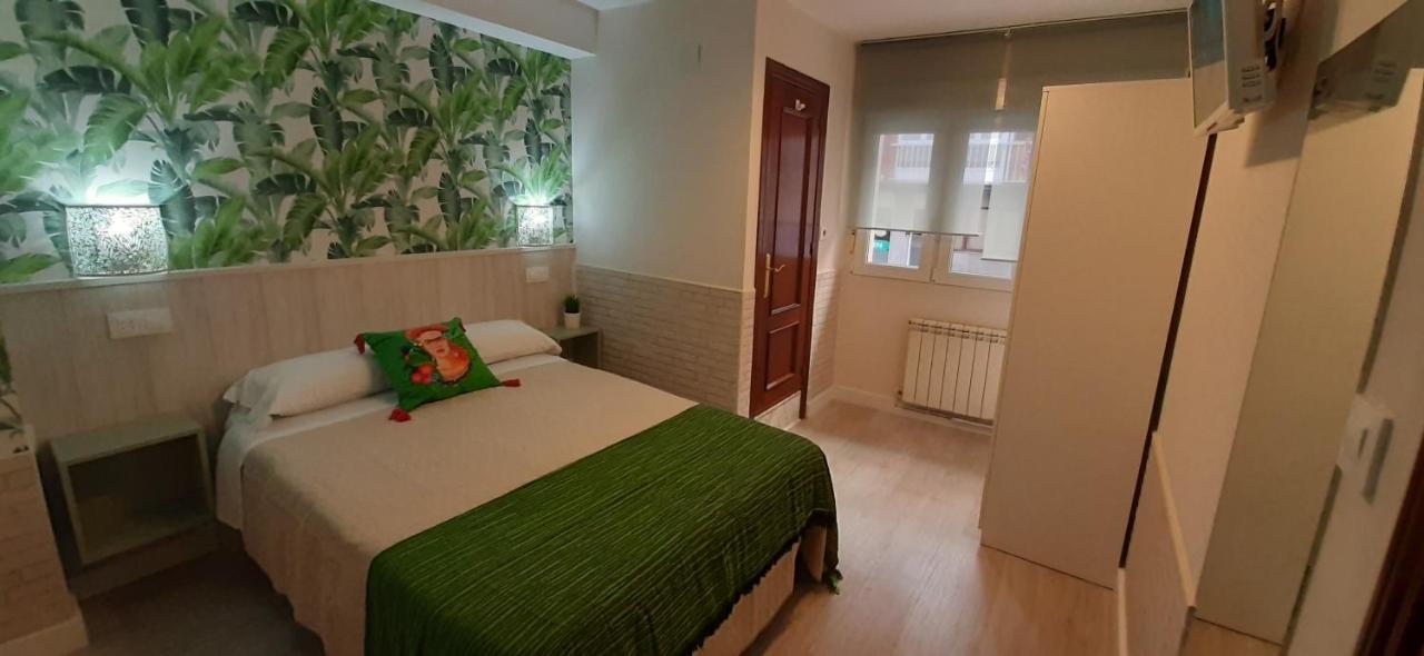 Hostal Verdemar Хіхон Екстер'єр фото