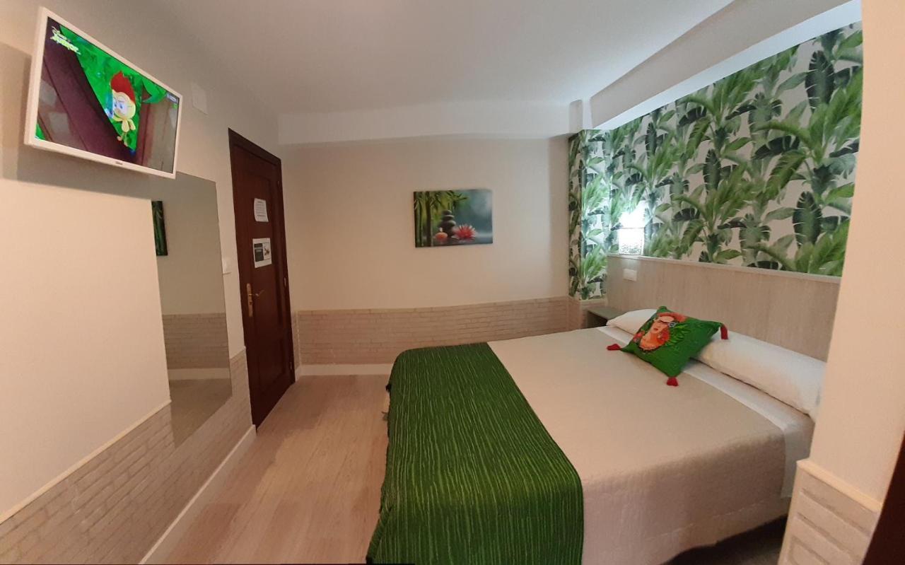 Hostal Verdemar Хіхон Екстер'єр фото