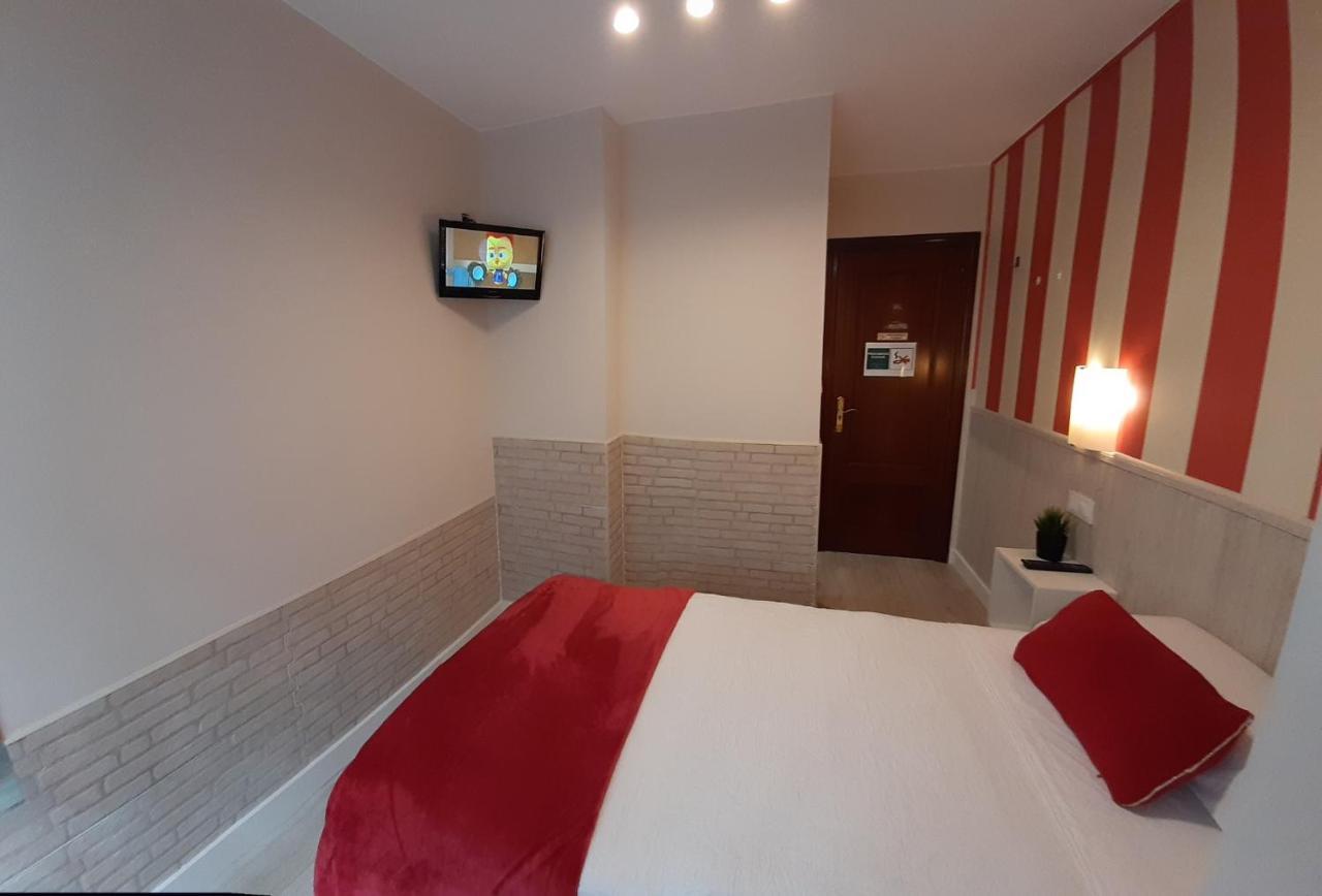 Hostal Verdemar Хіхон Екстер'єр фото