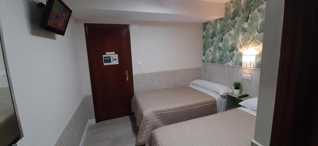 Hostal Verdemar Хіхон Екстер'єр фото